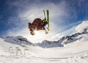 开云棋牌平台-勇士完胜猛龙，哈登关键回合不手软，一场定义冠军气质的胜利