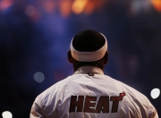 游戏试玩模拟器-赛道上的王朝更迭，佩雷兹关键制胜，红牛车队横扫雷诺车队