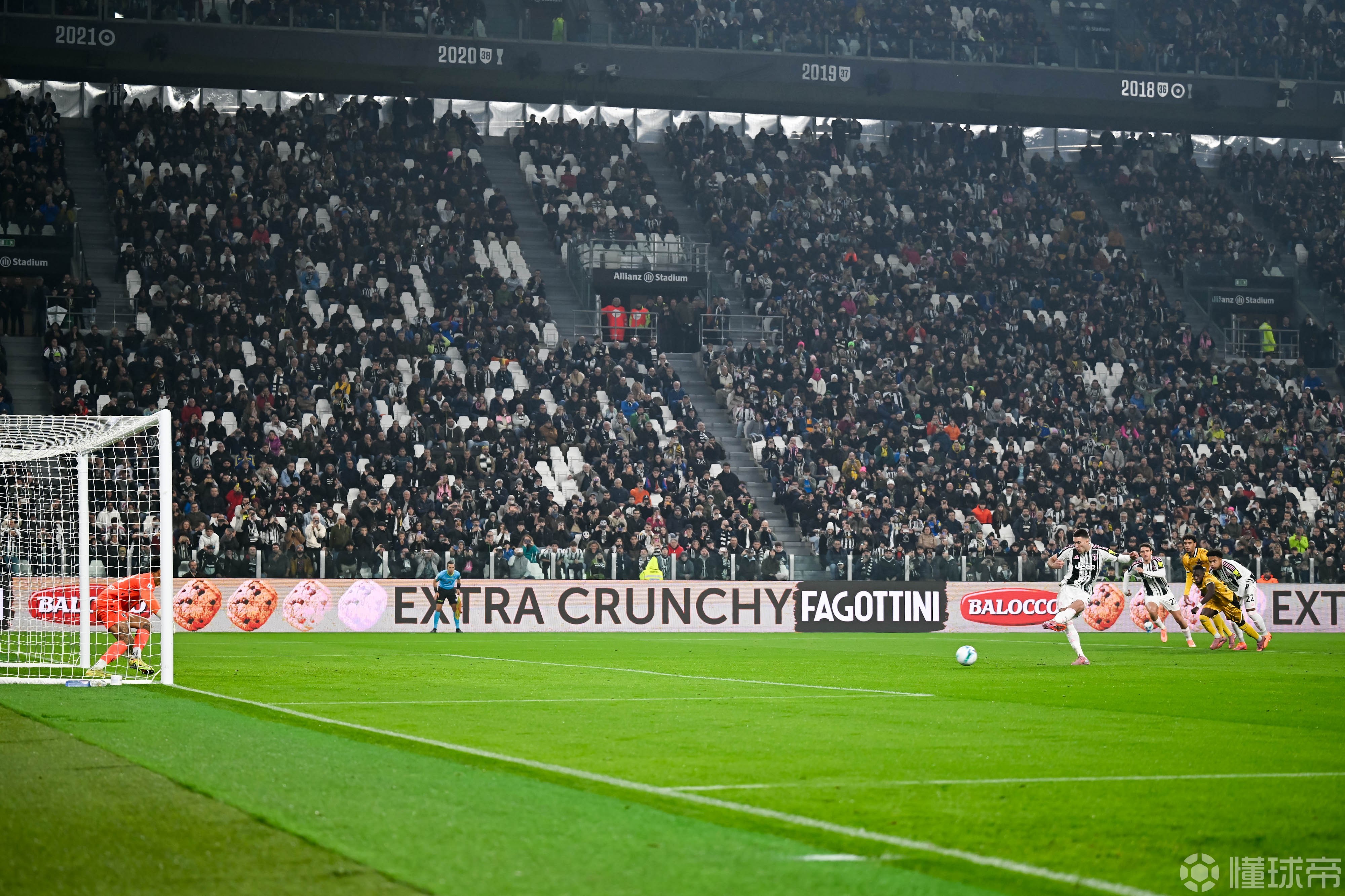 乌迪内斯遭遇连败,陷入危机 乌迪内斯遭遇连败,陷入危机