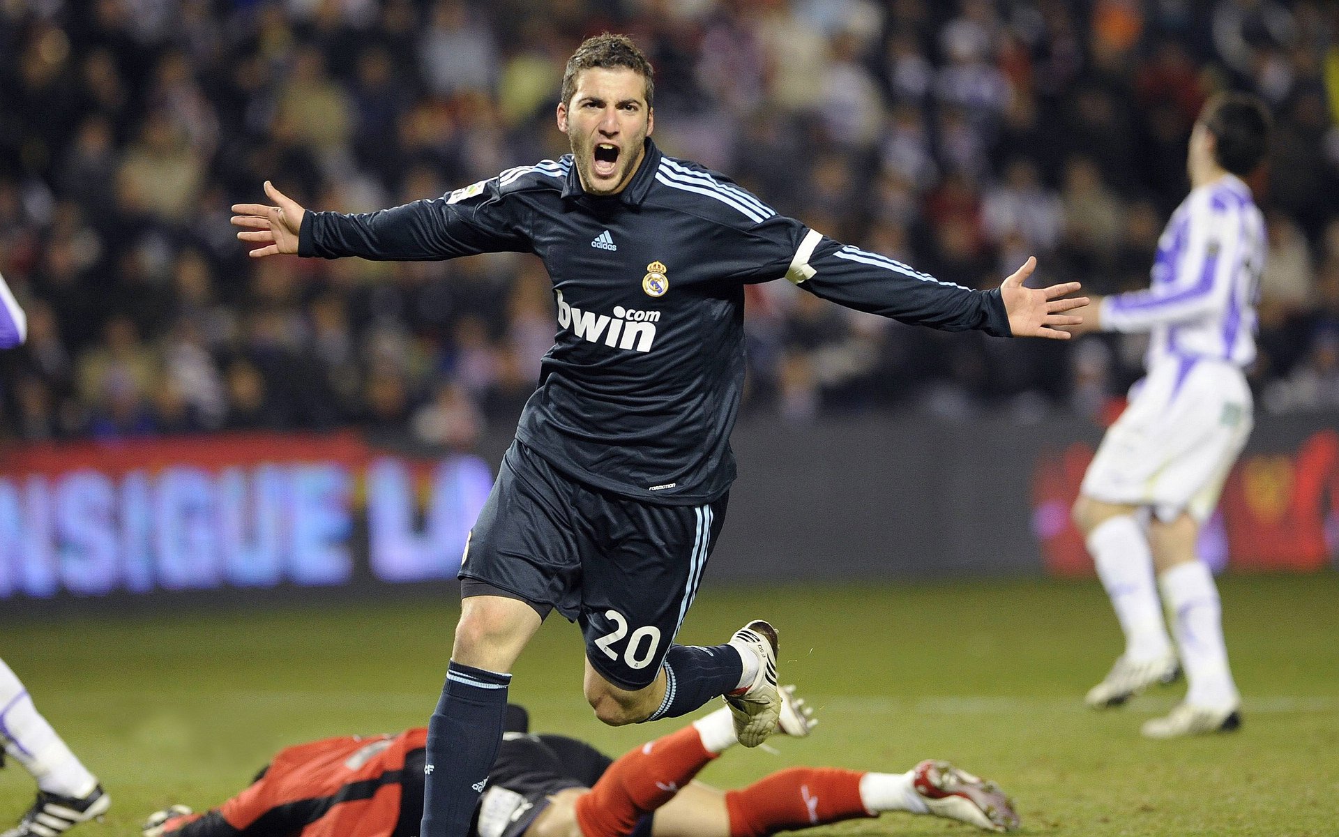 掘金对阵快船，班凯罗关键进球定乾坤